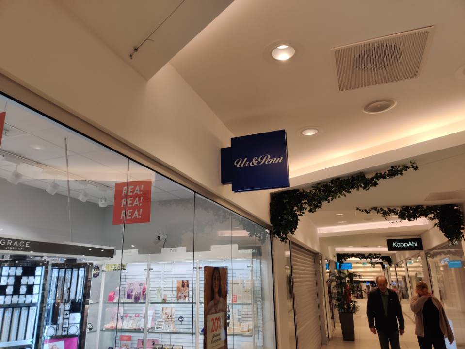 reklamskyltar, Signz, sign, skyltar, fasadskyltar, ljuslådor, profilbokstäver, LED-skyltar, pyloner, stolpskyltar, inomhusskyltar, vägskyltar, skyltlösningar, skyltinstallation, skyltproduktion, reklam, varumärkesprofilering, omprofilering, digitala skyltar, företagskyltar, miljövänliga skyltar, energisnåla LED-skyltar, skyltföretag Jönköping, småländska skyltar, skräddarsydda skyltar, tydliga skyltar, belysning, flaggskyltar, design, aluminiumskyltar, akrylskyltar, logotyp, signage, branding, reklamdesign, fönsterskyltar, väggskyltar, entréskyltar, stora skyltar, små skyltar, skyltar med LED, skyltservice, skyltprojekt, företagsomprofilering, ljusskyltar, skyltmontering, skyltteknik.