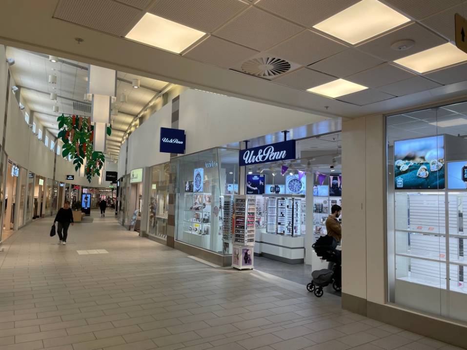 reklamskyltar, Signz, sign, skyltar, fasadskyltar, ljuslådor, profilbokstäver, LED-skyltar, pyloner, stolpskyltar, inomhusskyltar, vägskyltar, skyltlösningar, skyltinstallation, skyltproduktion, reklam, varumärkesprofilering, omprofilering, digitala skyltar, företagskyltar, miljövänliga skyltar, energisnåla LED-skyltar, skyltföretag Jönköping, småländska skyltar, skräddarsydda skyltar, tydliga skyltar, belysning, flaggskyltar, design, aluminiumskyltar, akrylskyltar, logotyp, signage, branding, reklamdesign, fönsterskyltar, väggskyltar, entréskyltar, stora skyltar, små skyltar, skyltar med LED, skyltservice, skyltprojekt, företagsomprofilering, ljusskyltar, skyltmontering, skyltteknik.